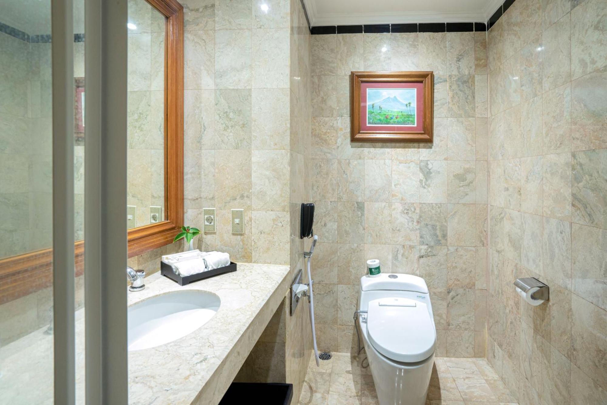 Hotel Bumi Senyiur Самаринда Экстерьер фото